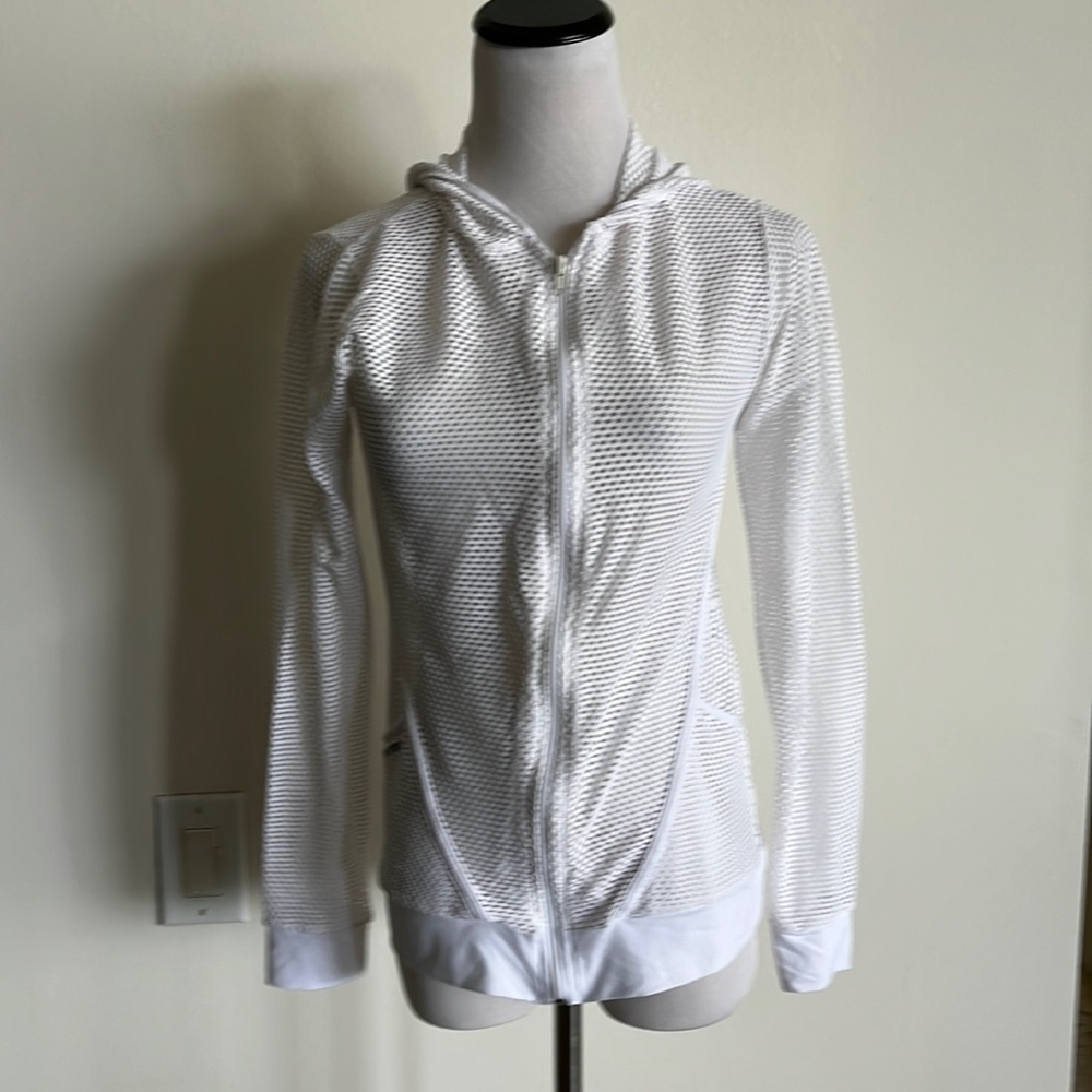 Woman’s BIA BRAZIL activewear jacket, zipper white size medium